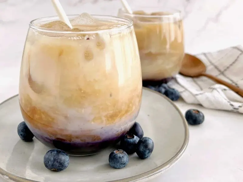 Iced Berry Latte
