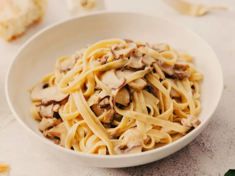 Mantar Kremalı Fettuccine