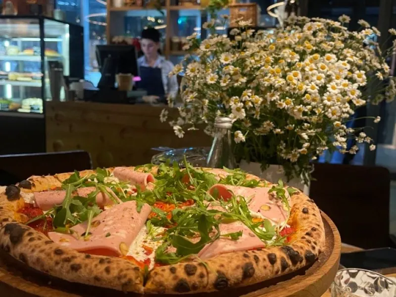 Füme Dana Bacon Pizza