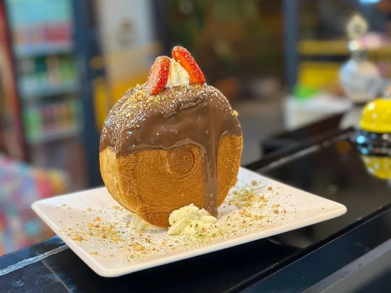 Çikolatalı Roll Kruvasan